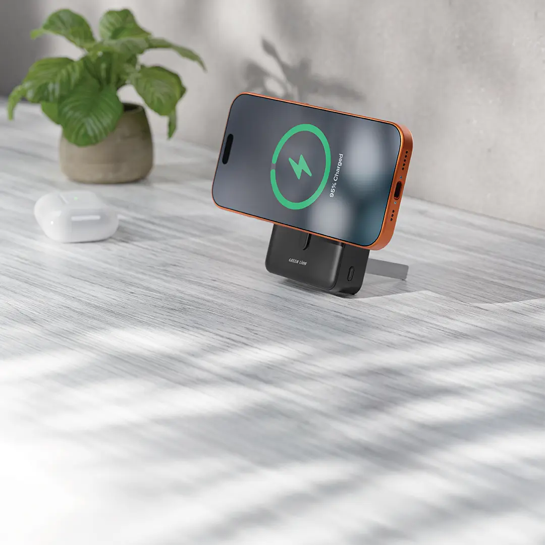 Stunning Green Lion San Marino 20000mAh Power Bank – 22.5W Fast Charging, 15W Wireless Charging & Built-In Kick Stand 3 Green Lion San Marino